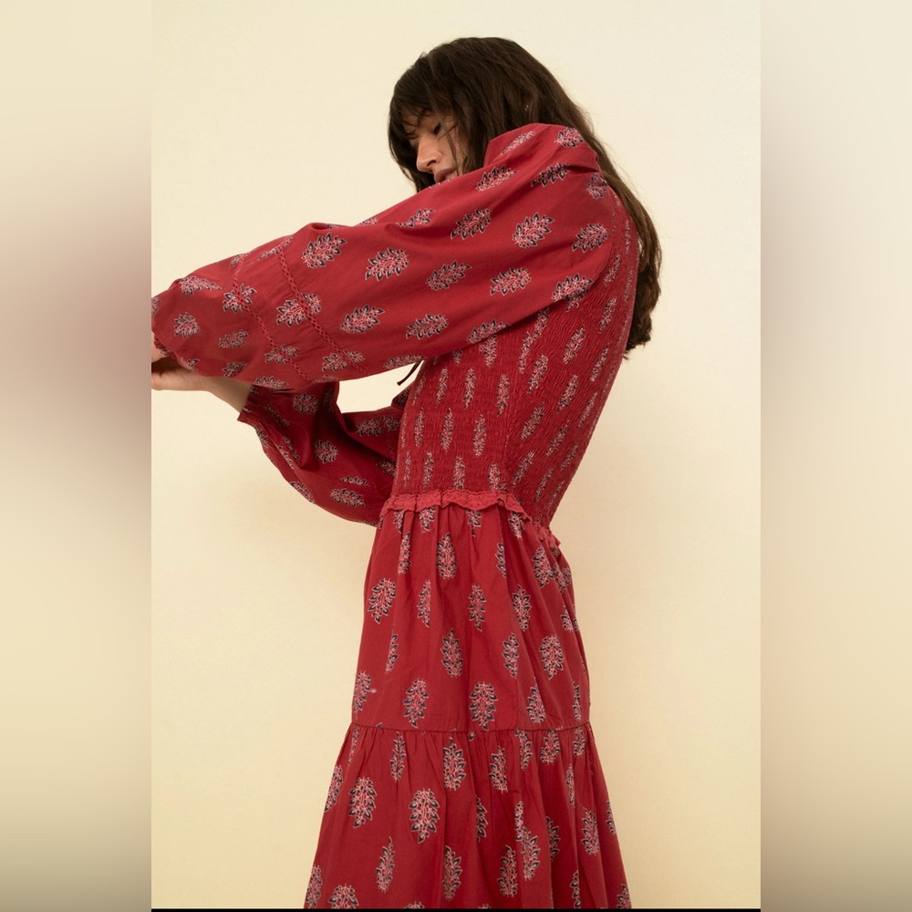 Elegant Red Maxi Dress - Picture 3 of 4